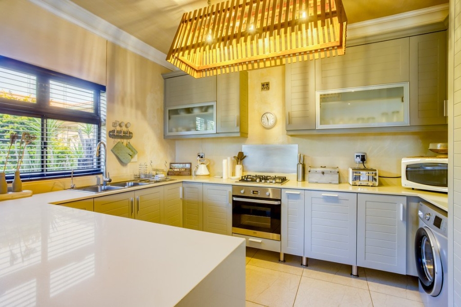 5 Bedroom Property for Sale in Panorama Western Cape